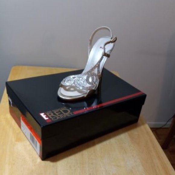 SANDAL HEELS IN GOLD METALLIC SIZE 6 - Picture 5 of 7